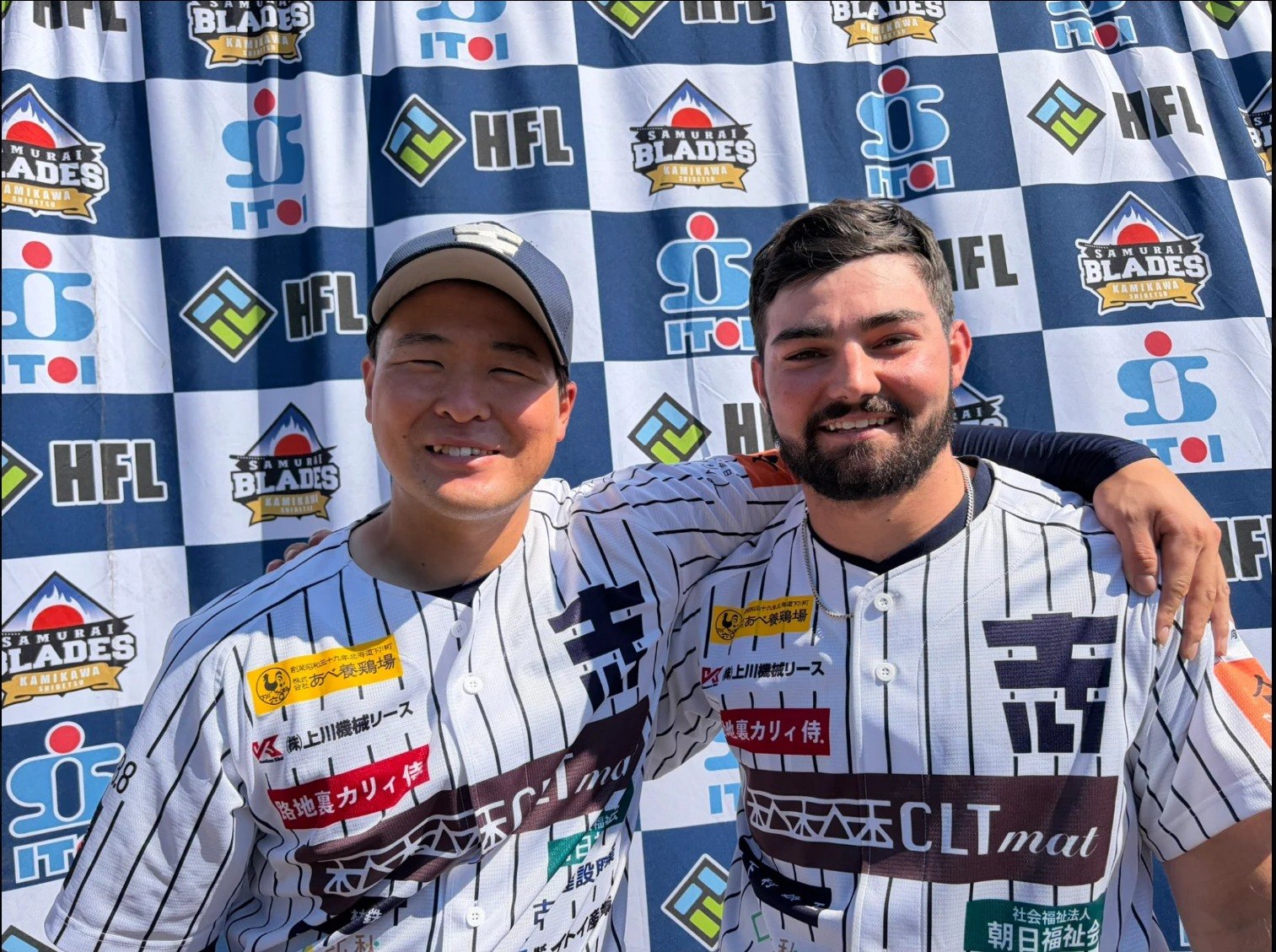 上川機械リース・CLTmatのロゴが入ったユニフォームの選手